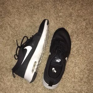 Barely Worn Nike Air Max Thea’s